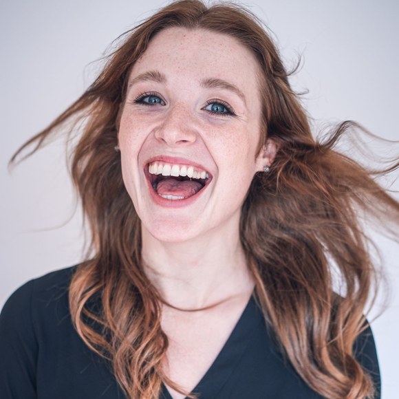 Meet your Posher, Laura - Picture 1 of 1